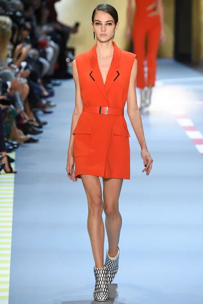 Look 28